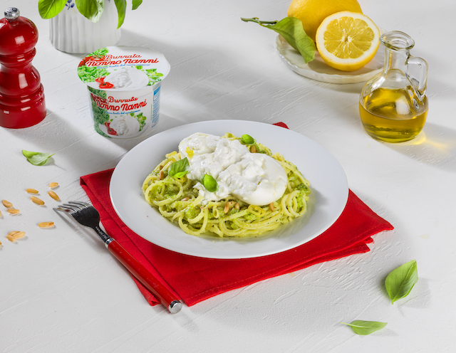 Linguine al pesto di limone con burrata